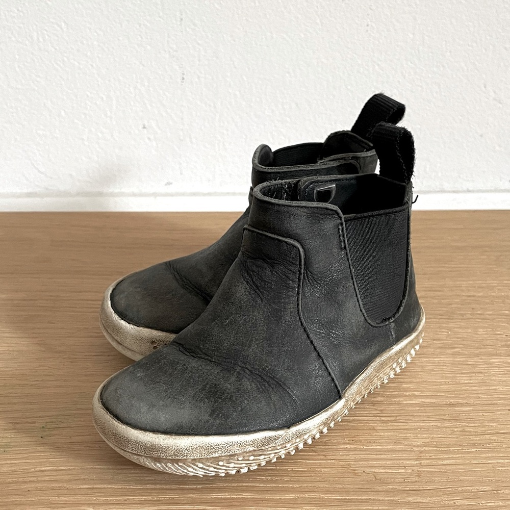 Vivobarefoot leather boots toddler